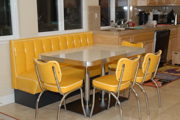  /><br /><br/><p>Retro Kitchen Booth Seating</p></center></div>
<script type='text/javascript'>
var obj0=document.getElementById(