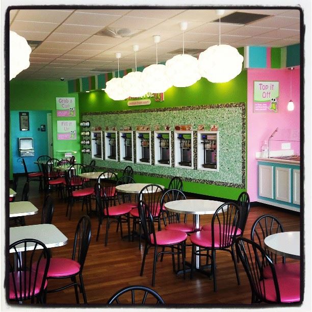 Sweet Frog Winchester Va Furniture Glacier Boomerang Table Chairs