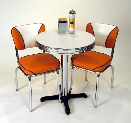 Retro bistro online table